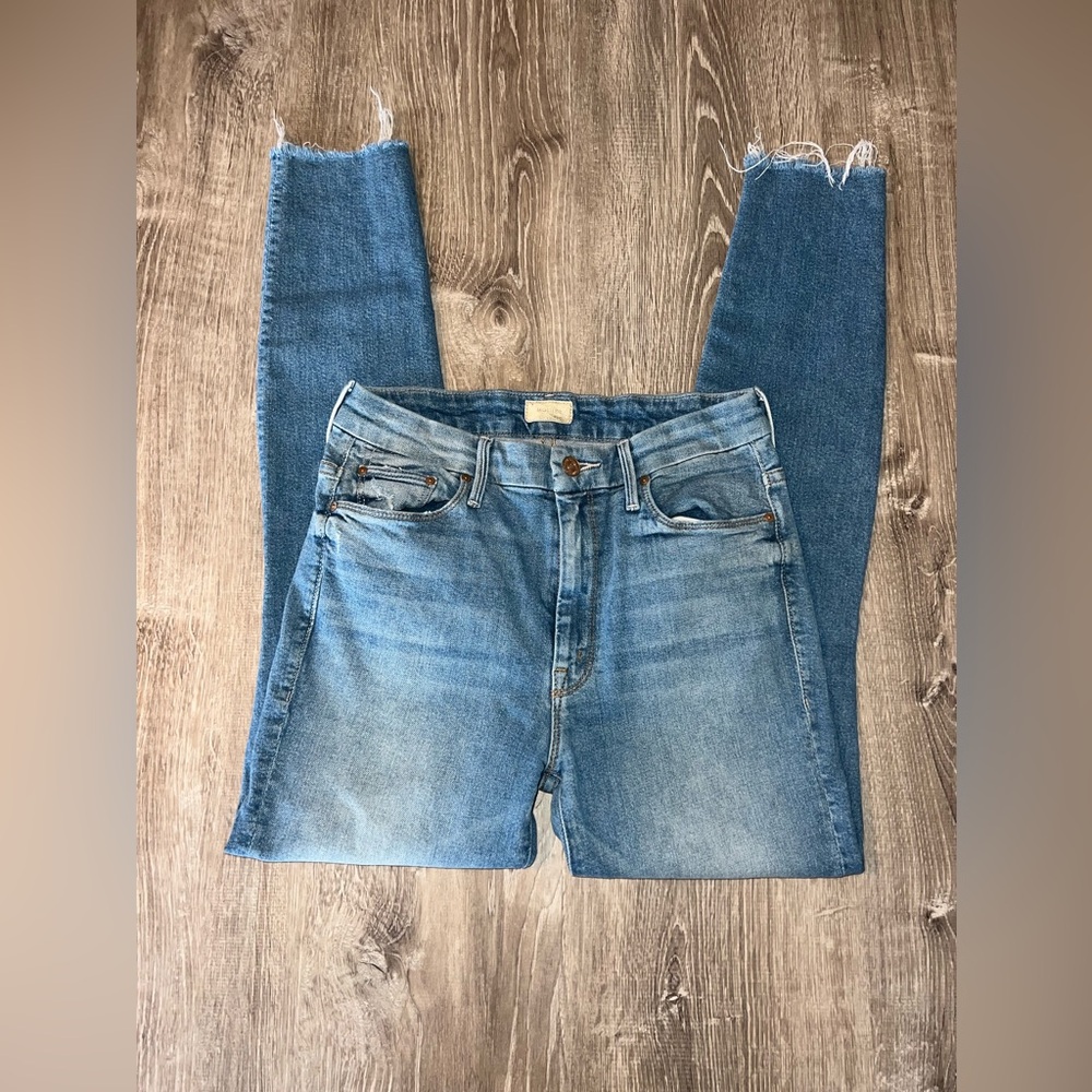 MOTHER Blue Cropped Ankle Jeans with Vintage Fade